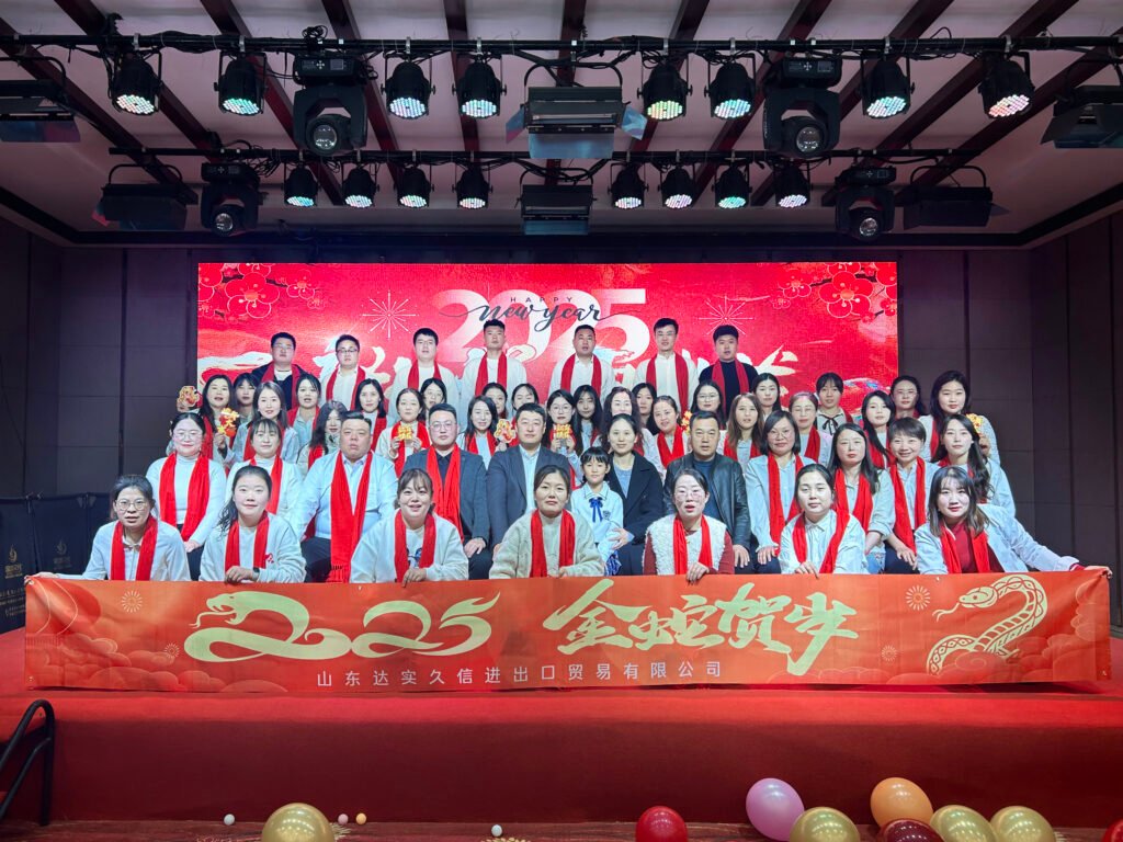 The dedicated OSIDEK international trade and engineering team gathered for the 2025 annual company assembly, representing our strong corporate culture and global service capacity.